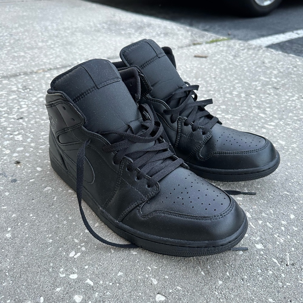 Nike Air Jordan 1 Mid Black Size 11.5 Men’s